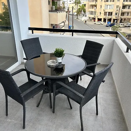Haris' Apartament Larnaca